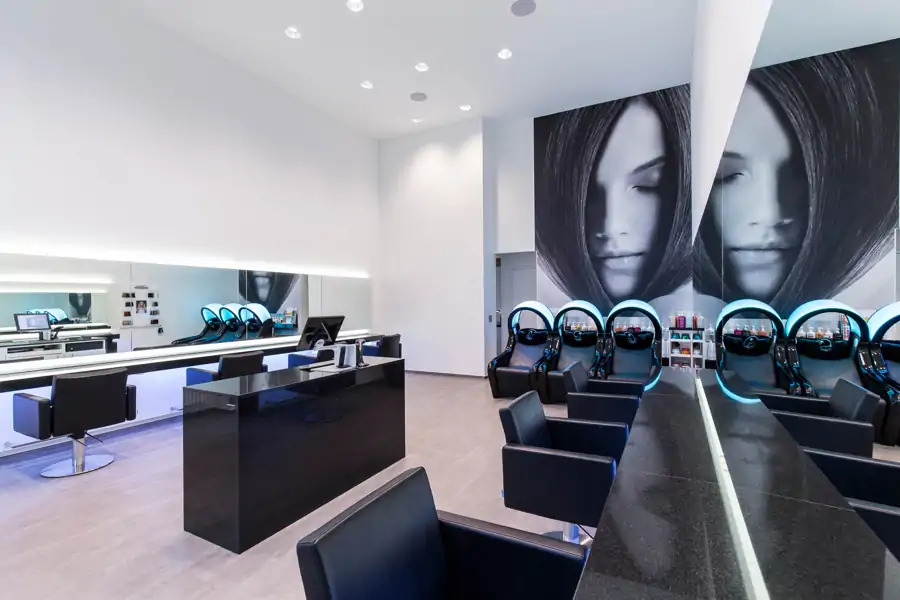 Friseur Truman Plaza Referenzbild