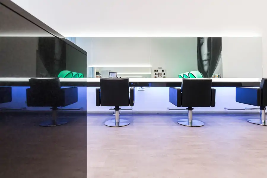 Friseur Truman Plaza Referenzbild
