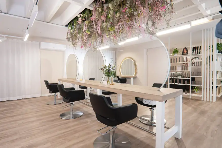 Salon Blooms.Haare Referenz