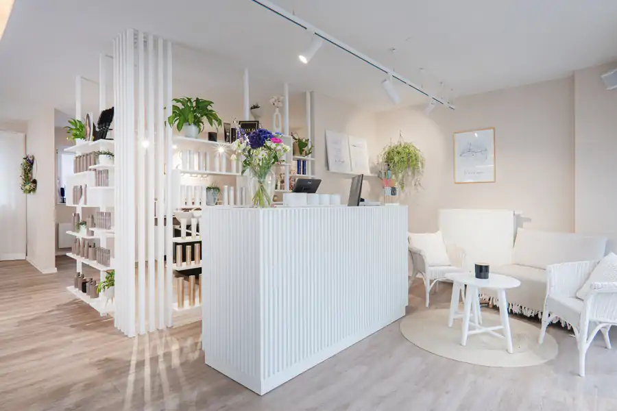 Salon Blooms.Haare Referenzbild